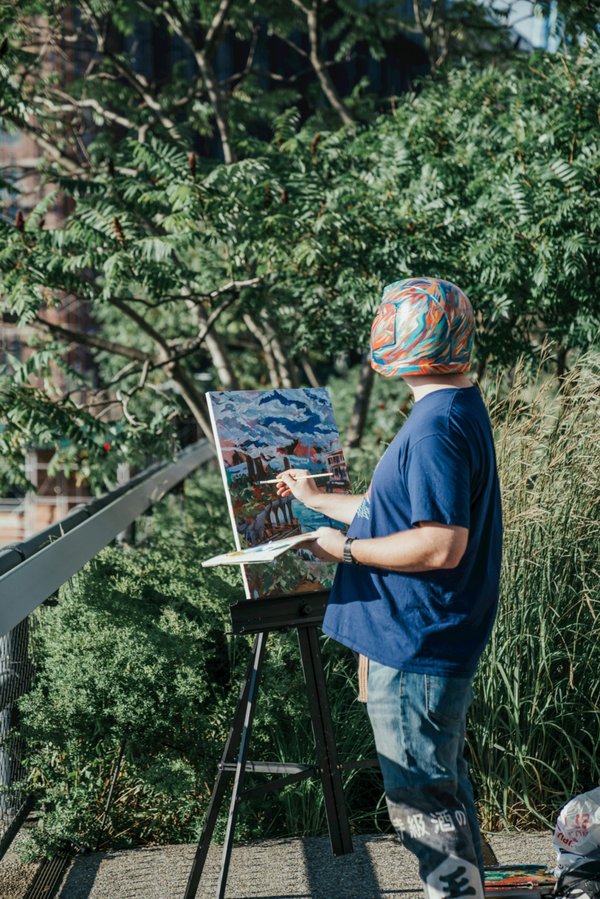 What amenities should a holiday rental in the Lake District offer for watercolor artists?